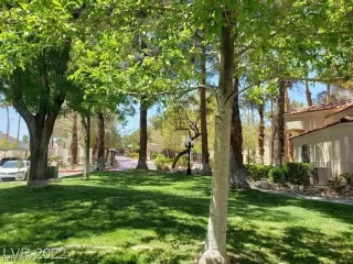 Photo #5: 2410595 Listing