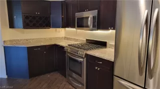 Photo #2: 2410596 Listing 