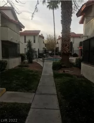 Photo #2: 2410624 Listing