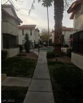 Photo #3: 2410624 Listing