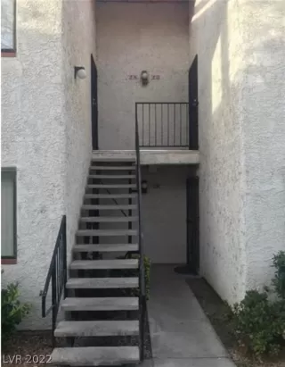 Photo #4: 2410624 Listing