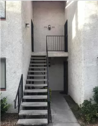 Photo #5: 2410624 Listing