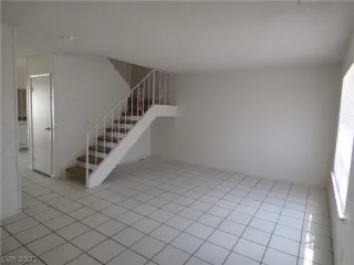 Photo #2: 2410625 Listing 