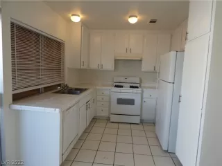 Photo #4: 2410625 Listing 