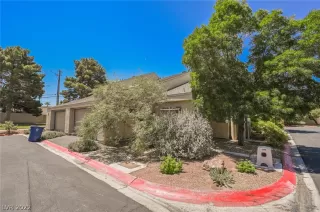 Photo #6: 2410627 Listing