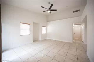 Photo #5: 2410640 Listing