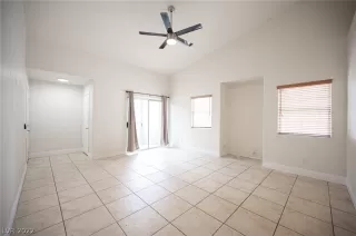 Photo #6: 2410640 Listing