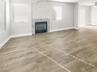 Photo #2: 2410656 Listing 