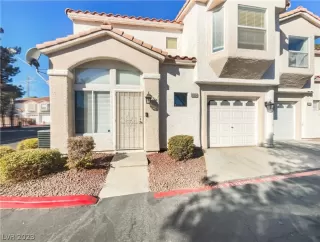 Photo #5: 2410656 Listing 