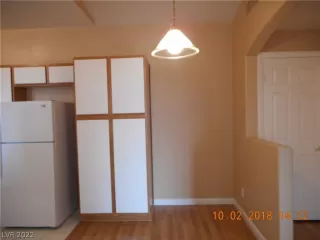 Photo #5: 2410683 Listing 