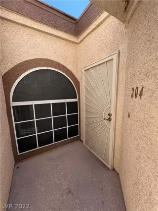 Photo #1: 2410686 Listing 