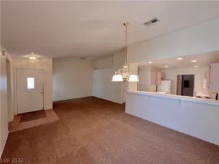 Photo #3: 2410686 Listing 