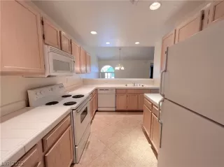 Photo #4: 2410686 Listing 