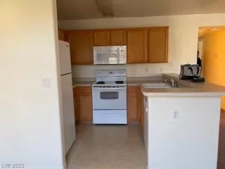 Photo #3: 2410699 Listing 