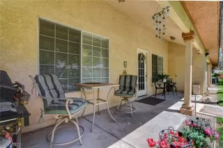 Photo #4: 2410709 Listing