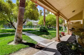 Photo #5: 2410709 Listing