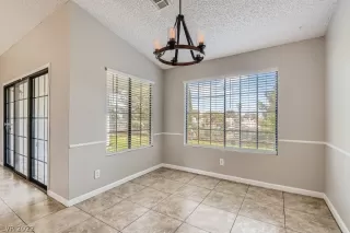 Photo #4: 2410734 Listing 