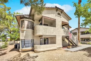 Photo #2: 2410753 Listing