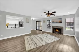 Photo #4: 2410753 Listing