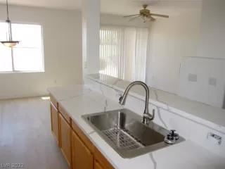 Photo #4: 2410755 Listing 