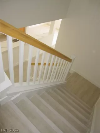 Photo #5: 2410755 Listing 