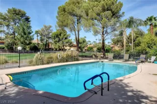 Photo #6: 2410760 Listing