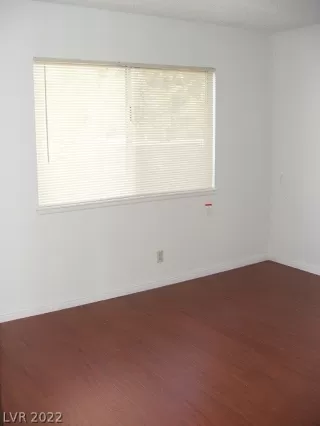 Photo #6: 2410766 Listing 