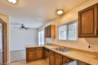 Photo #3: 2410805 Listing 