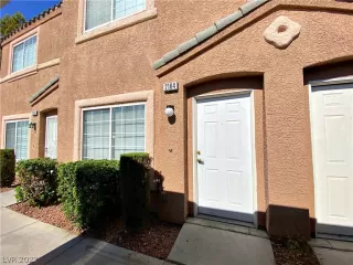 Photo #1: 2410811 Listing