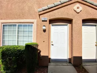 Photo #2: 2410811 Listing