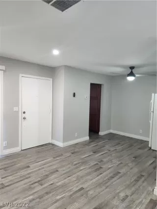 Photo #3: 2410817 Listing 