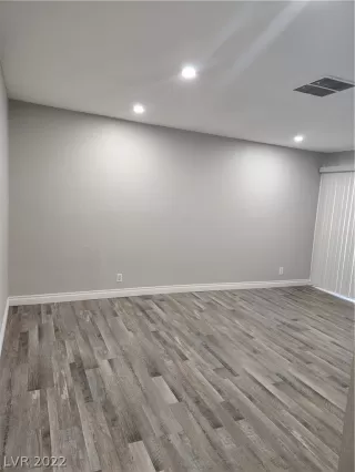 Photo #4: 2410817 Listing 