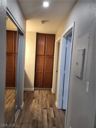 Photo #5: 2410817 Listing 