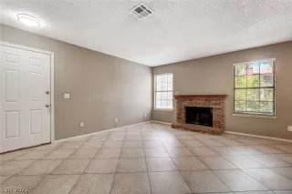 Photo #4: 2410836 Listing 