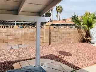 Photo #3: 2410874 Listing