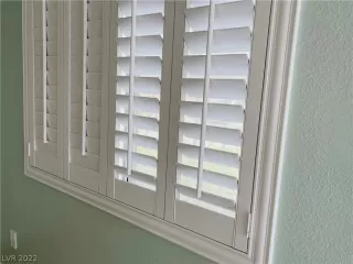 Photo #5: 2410874 Listing