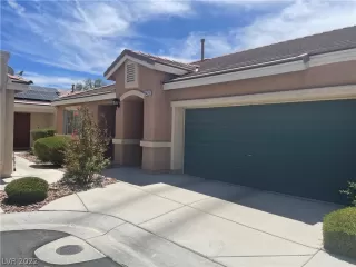 Photo #1: 2410898 Listing