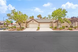 Photo #1: 2410900 Listing