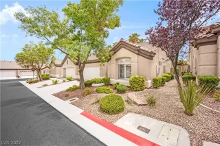 Photo #3: 2410900 Listing