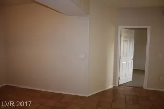 Photo #6: 2410921 Listing 