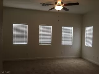 Photo #5: 2410922 Listing 