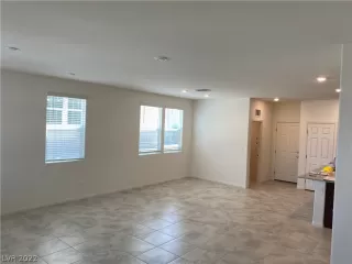 Photo #3: 2410944 Listing 