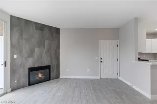 Photo #3: 2410951 Listing