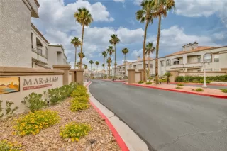 Photo #2: 2410952 Listing