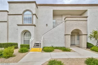 Photo #4: 2410952 Listing