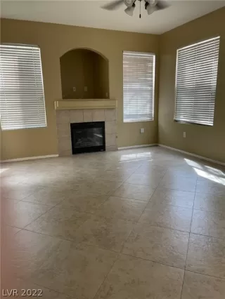 Photo #2: 2410955 Listing