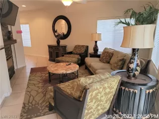 Photo #3: 2411009 Listing 