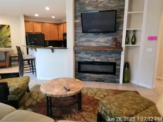 Photo #4: 2411009 Listing 