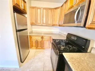 Photo #2: 2411060 Listing