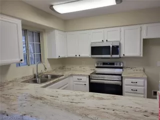 Photo #2: 2411081 Listing